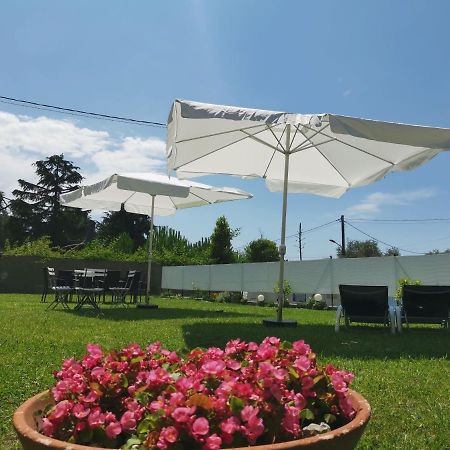 Villa Flora Affittacamere Luni Bagian luar foto