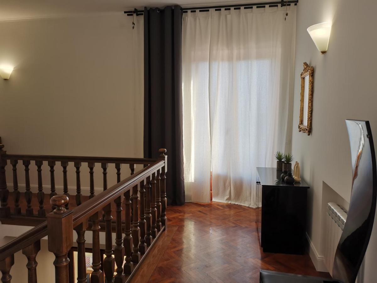 Villa Flora Affittacamere Luni Bagian luar foto