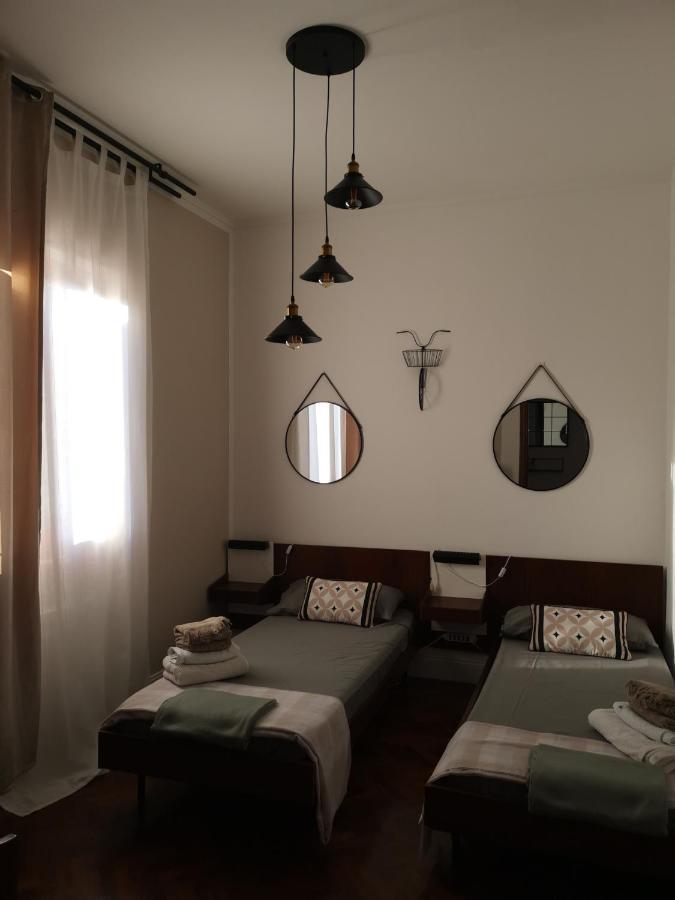 Villa Flora Affittacamere Luni Bagian luar foto