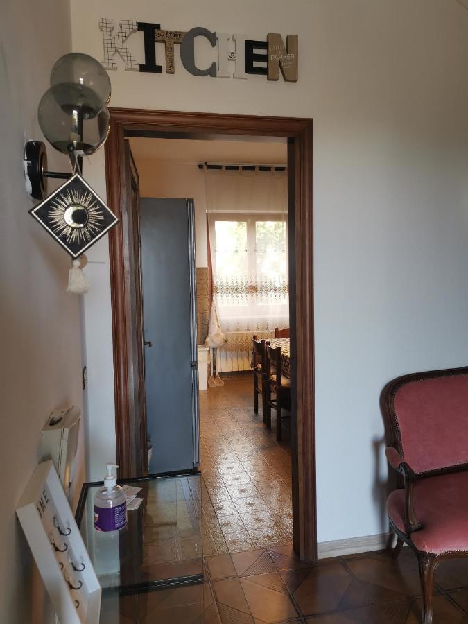Villa Flora Affittacamere Luni Bagian luar foto