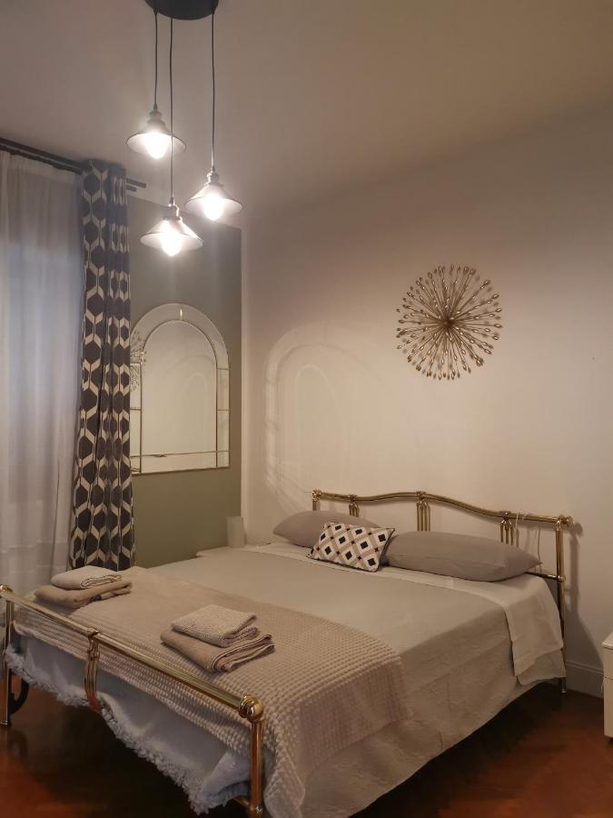 Villa Flora Affittacamere Luni Bagian luar foto