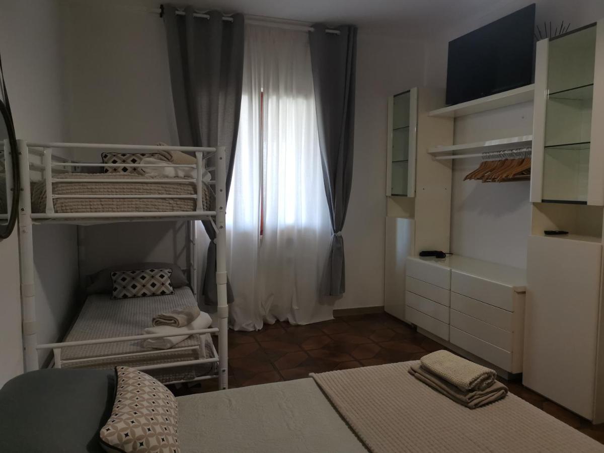 Villa Flora Affittacamere Luni Bagian luar foto